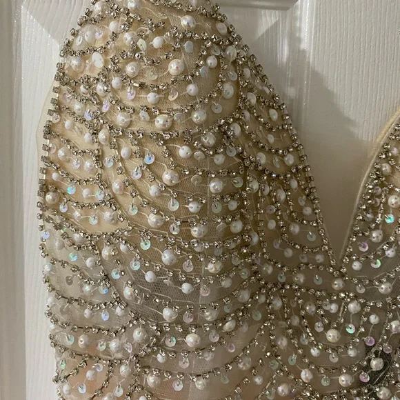 Windsor Formal Pearl Chiffon Dress - Picture 6 of 10